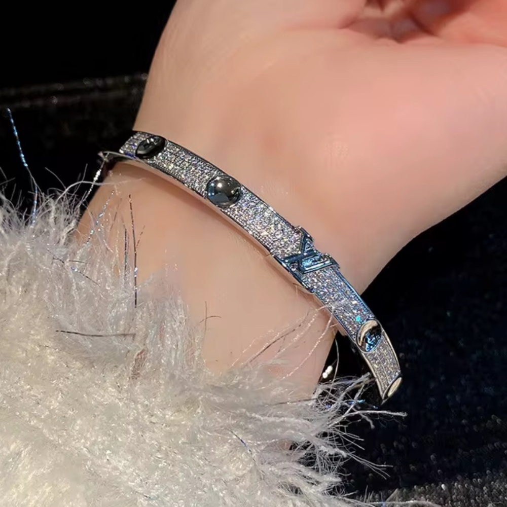 NEW FASHION LV EMPREINTE SILVER CRYSTAL BANGLE BRACELET - Picture 4 of 16